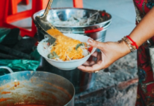 Bún kèn Phú Quốc: Hương vị cá và nước cốt dừa nên thử Chan nước cá và nước cốt dừa vào tô bún kèn Phú Quốc
