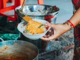 Bún kèn Phú Quốc: Hương vị cá và nước cốt dừa nên thử Chan nước cá và nước cốt dừa vào tô bún kèn Phú Quốc